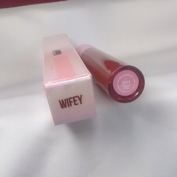 Wifey Supreme Gloss Lip color by Jeffree Star NEW full-size - Picture 2 of 4